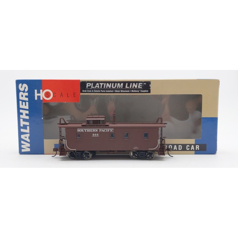 Walthers 932-7608 HO Southern Pacific Wood Caboose #668 EX/Box