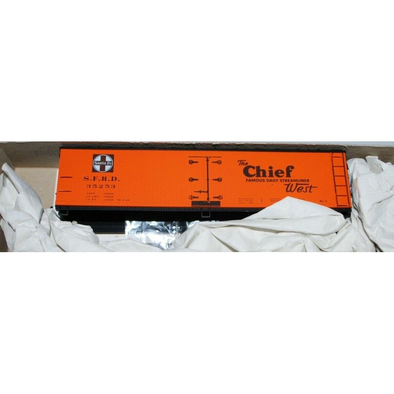 Accurail 4818 HO Scale Santa Fe The Chief (S.F.R.D.) 40′ Wood Reefer Kit